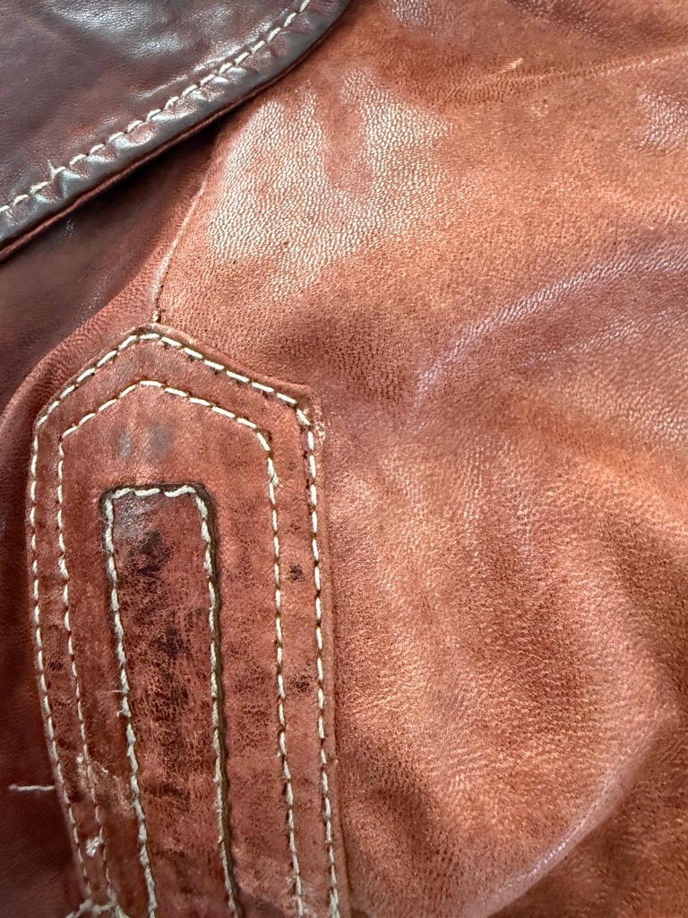 Lederjacke Riss-Reparatur Nachher
